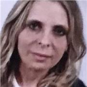 Insegnante di italiano ,storia e  geografia ,con esperienza , ormai decennale, nella scuola primaria.